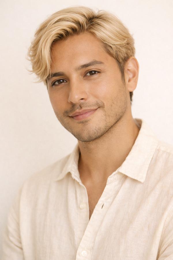 Champagne Blonde hair color for Light Spring — Relaxed Side-Swept | color analysis hair guide